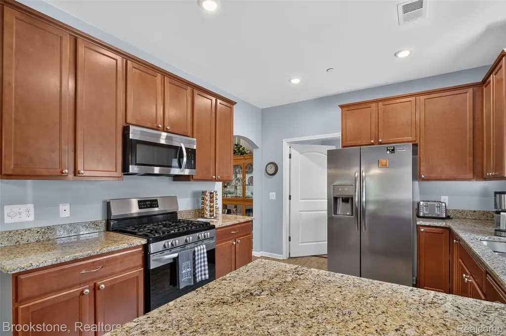 3773 Eagle Creek Drive Shelby Charter Township MI 48317