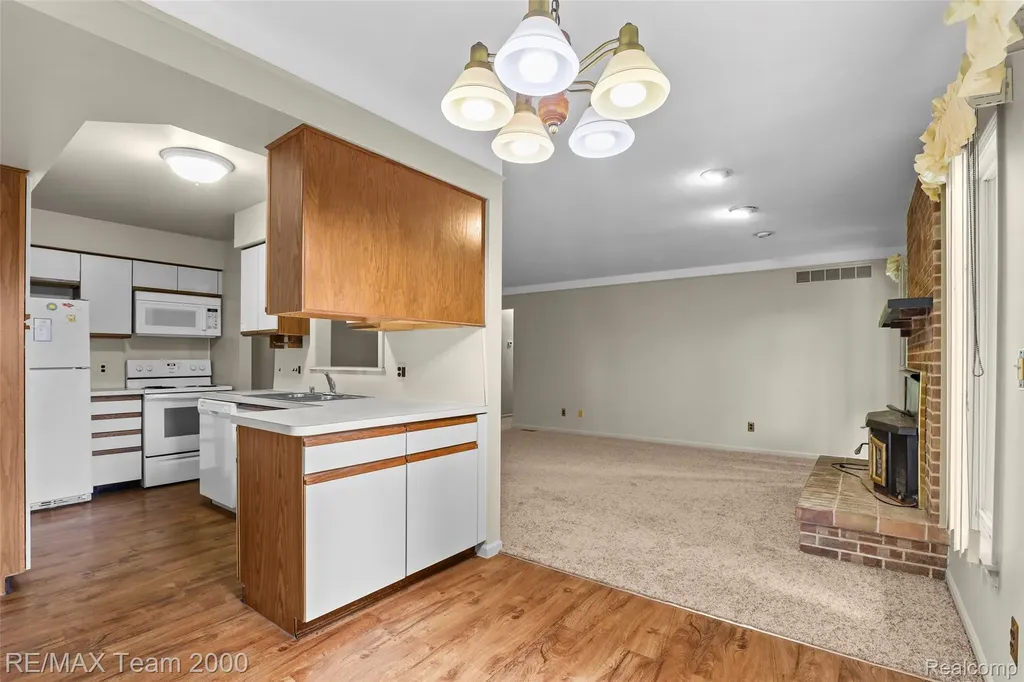 25134 Ann Arbor Trail Dearborn Heights City MI 48127