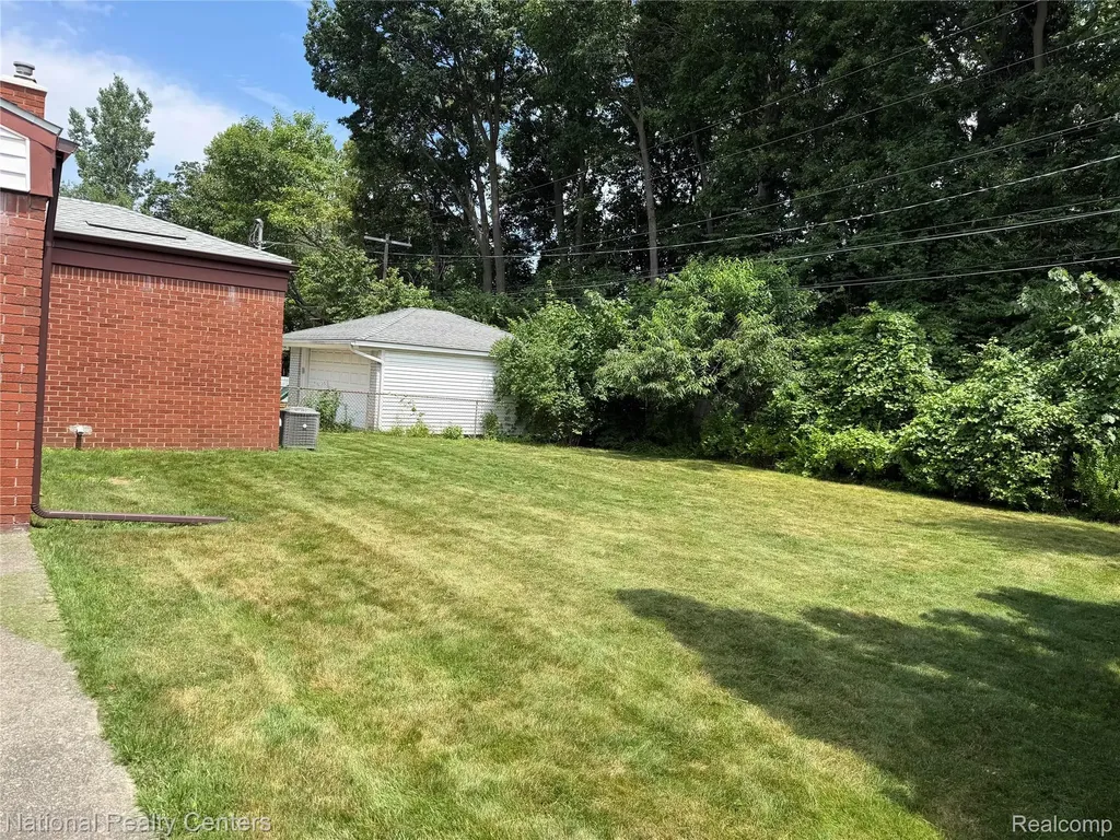 14400 Stonehouse Avenue Livonia City MI 48154