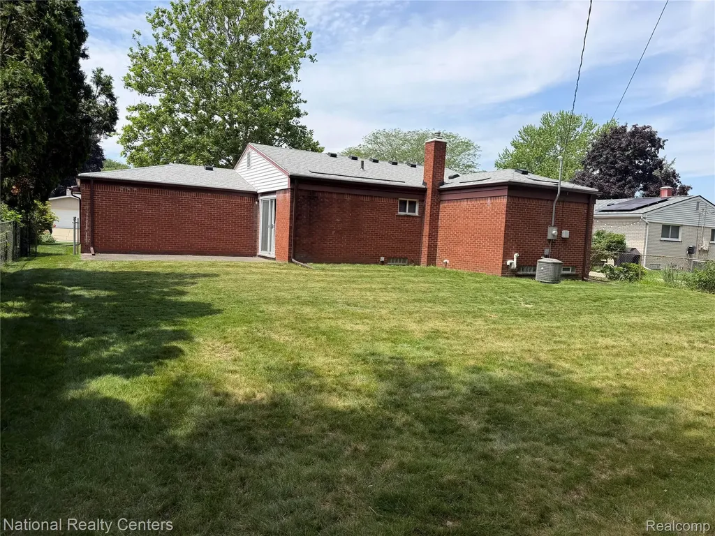 14400 Stonehouse Avenue Livonia City MI 48154