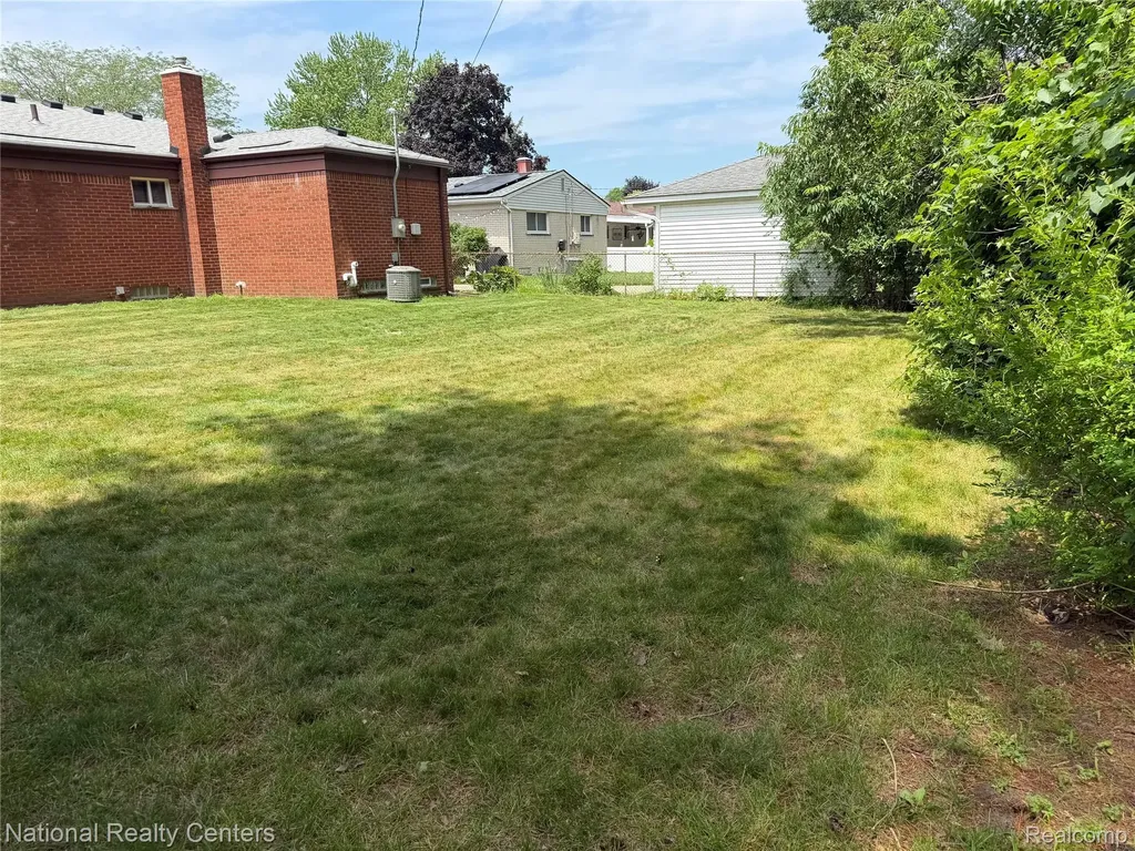 14400 Stonehouse Avenue Livonia City MI 48154