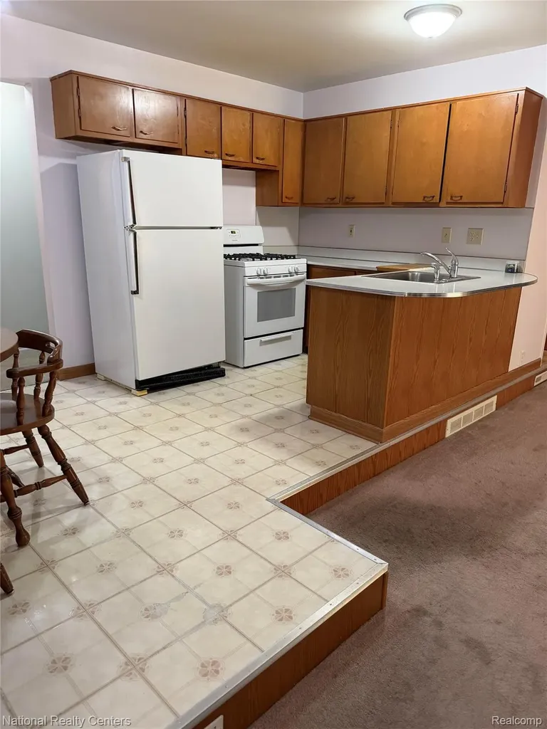14400 Stonehouse Avenue Livonia City MI 48154