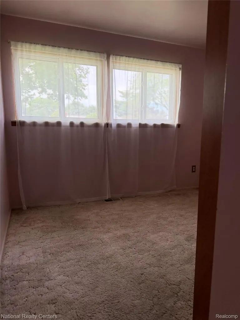 14400 Stonehouse Avenue Livonia City MI 48154