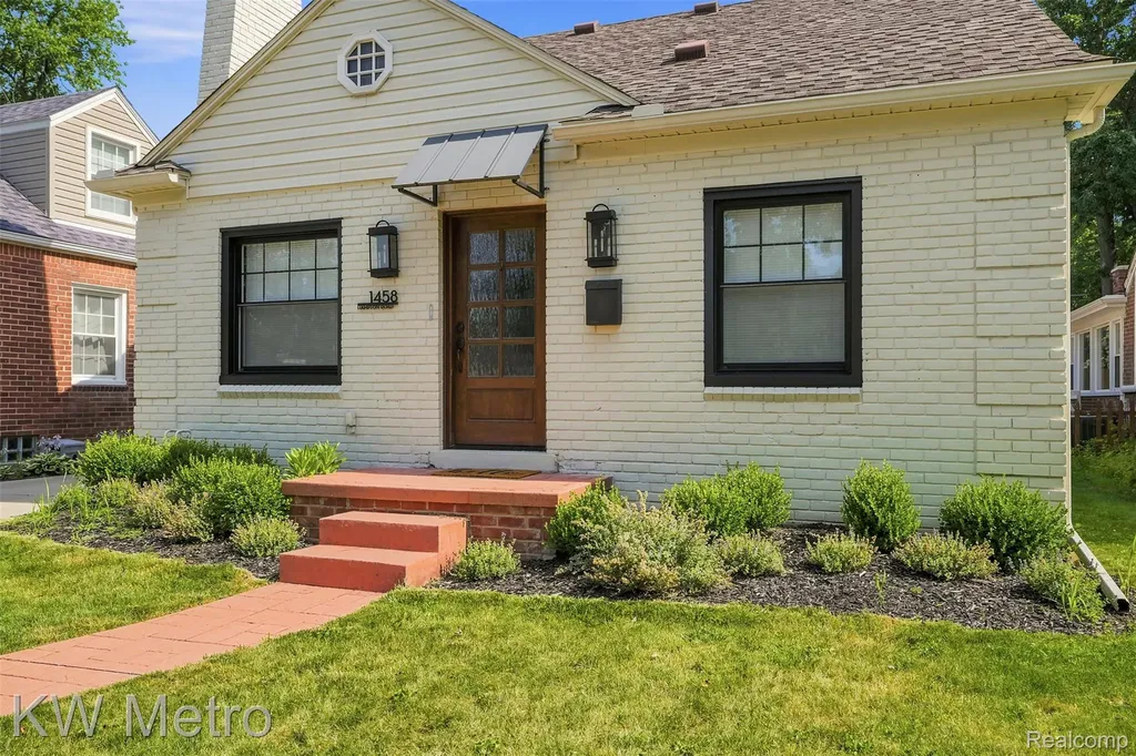 1458 Hampton Road Grosse Pointe Woods City MI 48236