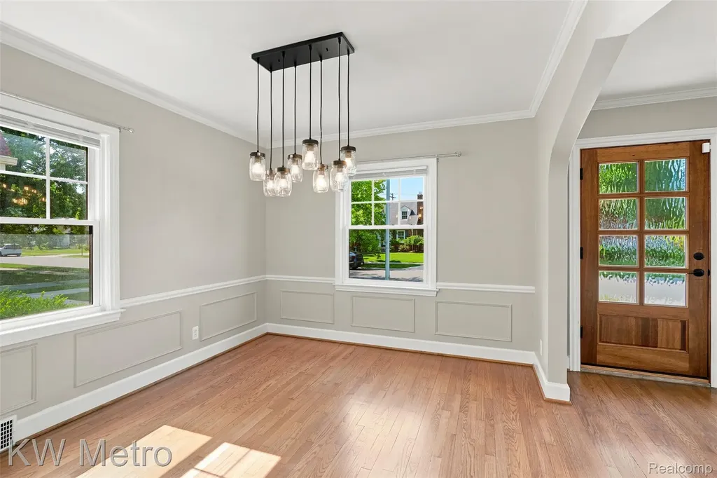 1458 Hampton Road Grosse Pointe Woods City MI 48236