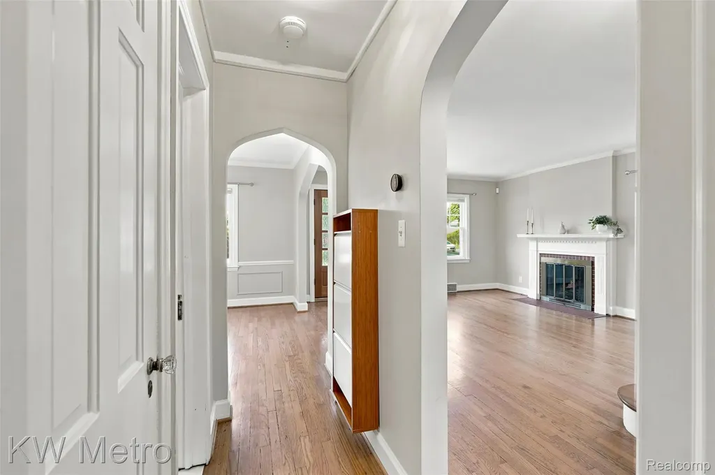 1458 Hampton Road Grosse Pointe Woods City MI 48236