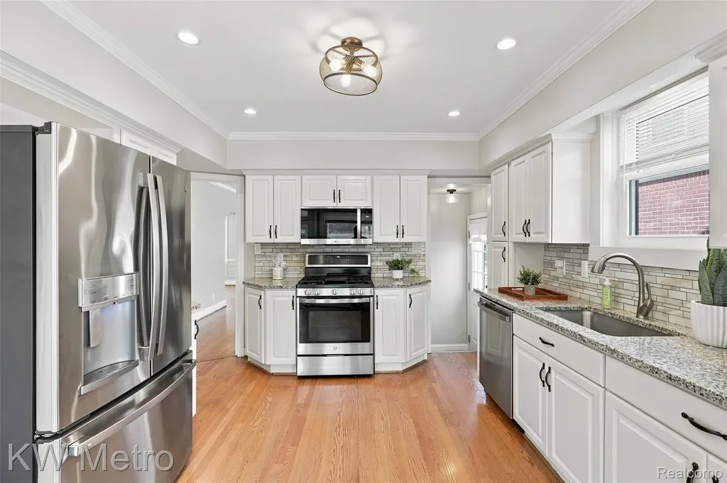 1458 Hampton Road Grosse Pointe Woods City MI 48236