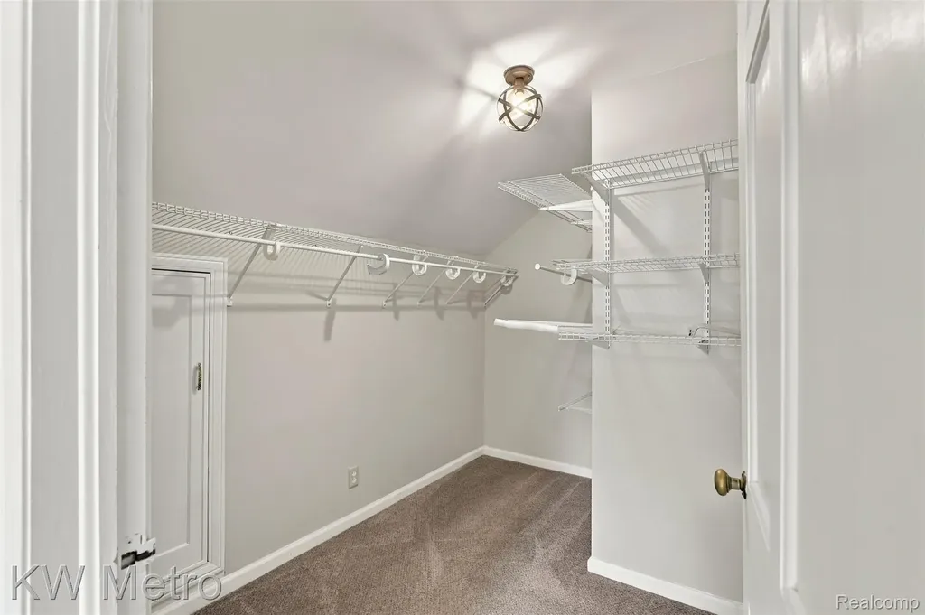 1458 Hampton Road Grosse Pointe Woods City MI 48236