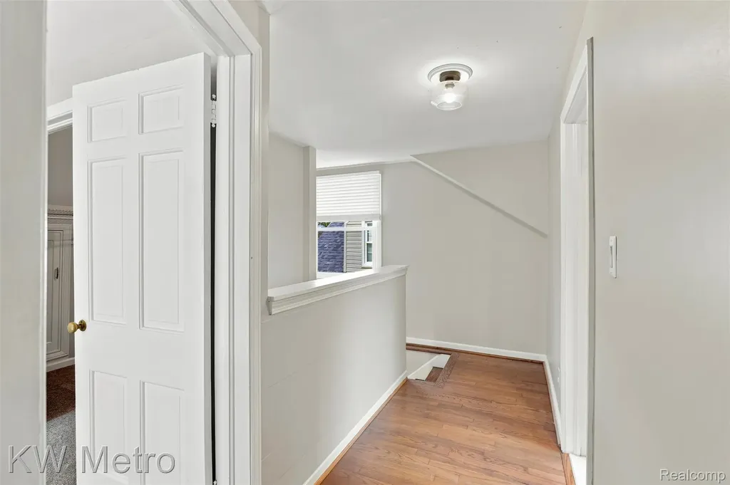 1458 Hampton Road Grosse Pointe Woods City MI 48236