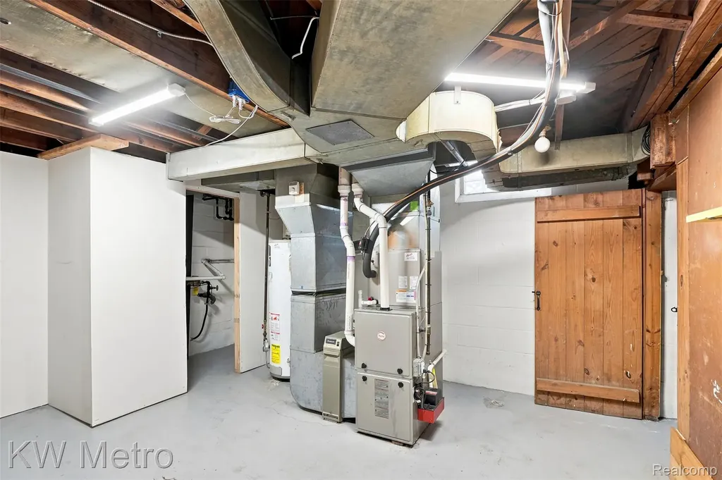 1458 Hampton Road Grosse Pointe Woods City MI 48236