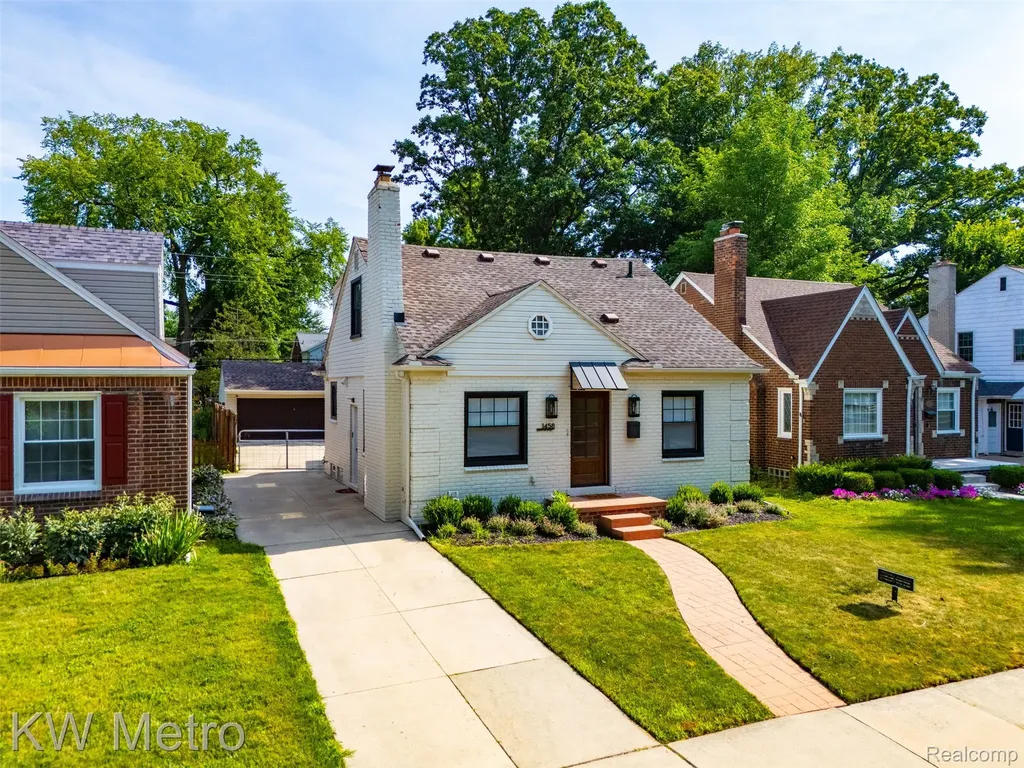 1458 Hampton Road Grosse Pointe Woods City MI 48236
