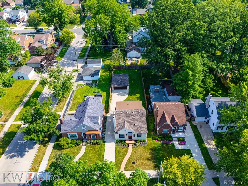 1458 Hampton Road Grosse Pointe Woods City MI 48236