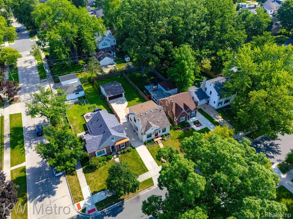 1458 Hampton Road Grosse Pointe Woods City MI 48236
