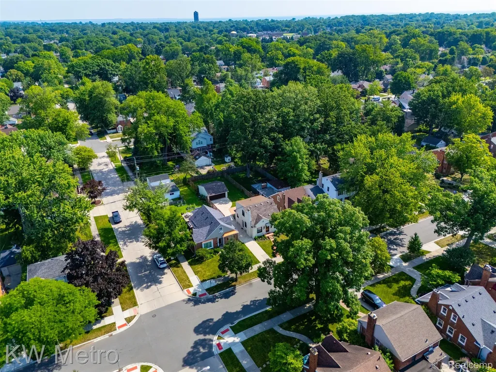 1458 Hampton Road Grosse Pointe Woods City MI 48236