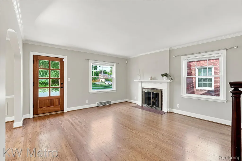 1458 Hampton Road Grosse Pointe Woods City MI 48236