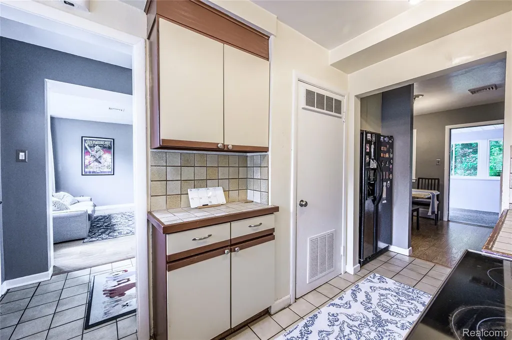 31165 Sheridan Drive Beverly Hills Village MI 48025