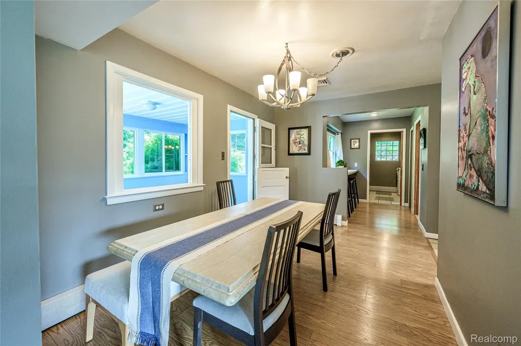 31165 Sheridan Drive Beverly Hills Village MI 48025