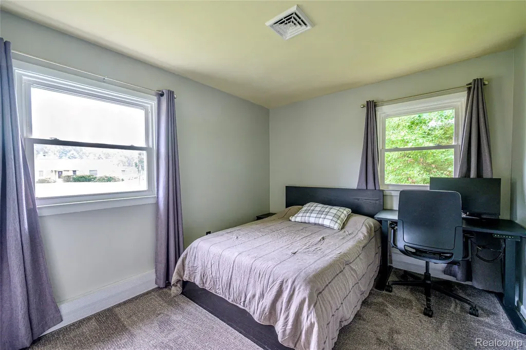 31165 Sheridan Drive Beverly Hills Village MI 48025