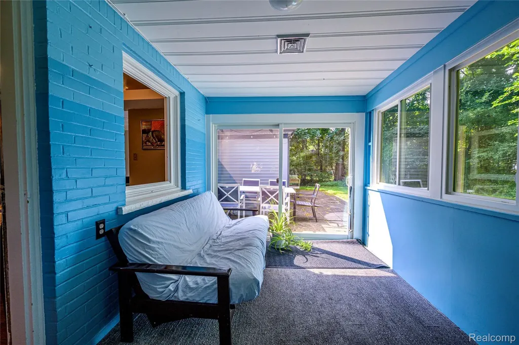 31165 Sheridan Drive Beverly Hills Village MI 48025