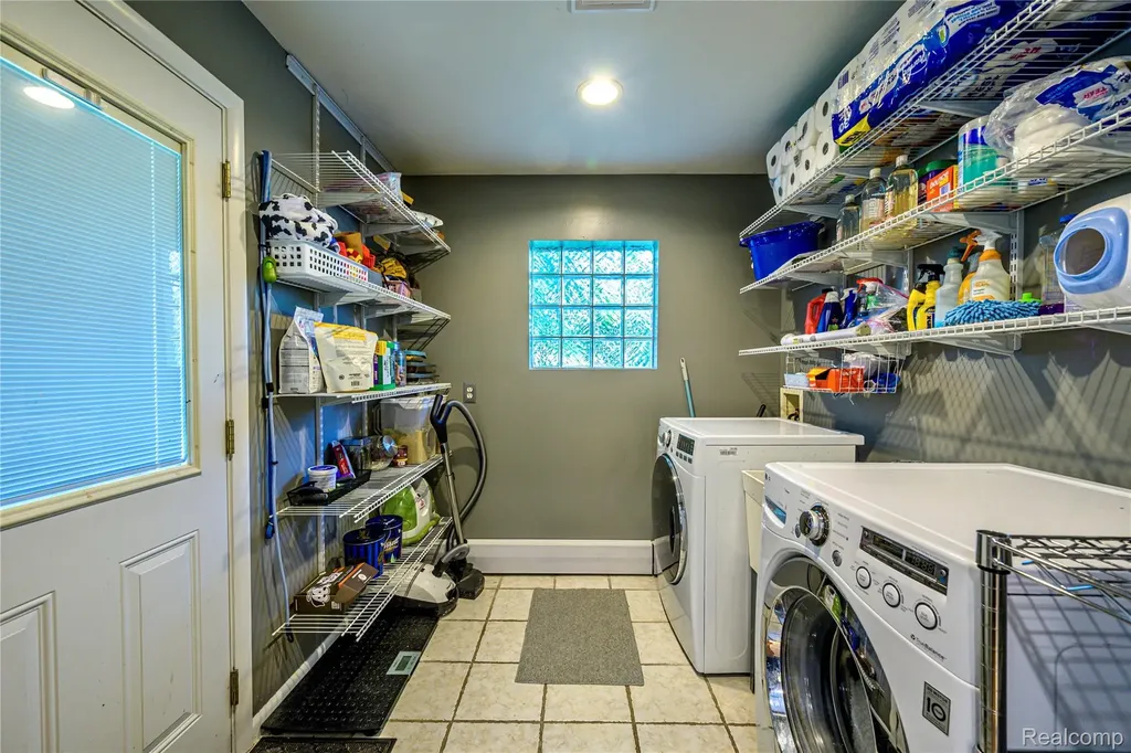 31165 Sheridan Drive Beverly Hills Village MI 48025