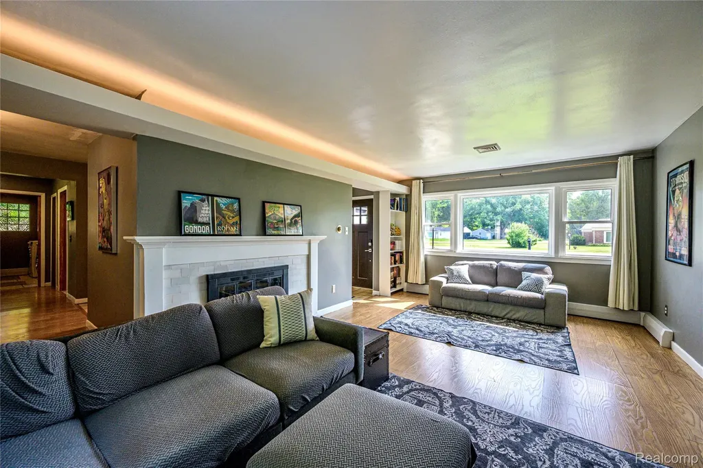 31165 Sheridan Drive Beverly Hills Village MI 48025