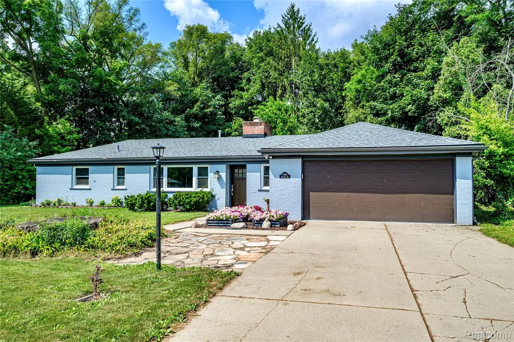 31165 Sheridan Drive Beverly Hills Village MI 48025