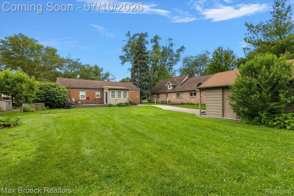 13154 Lasalle Boulevard Huntington Woods City MI 48070