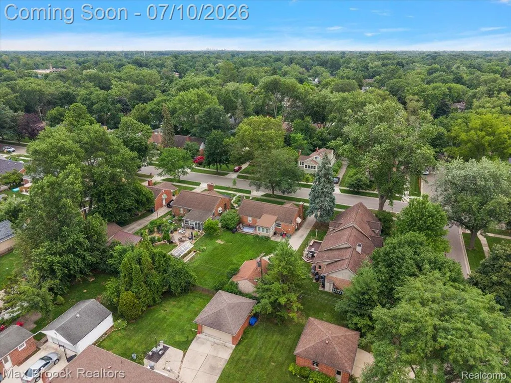 13154 Lasalle Boulevard Huntington Woods City MI 48070