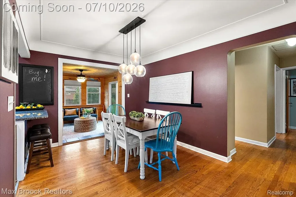 13154 Lasalle Boulevard Huntington Woods City MI 48070