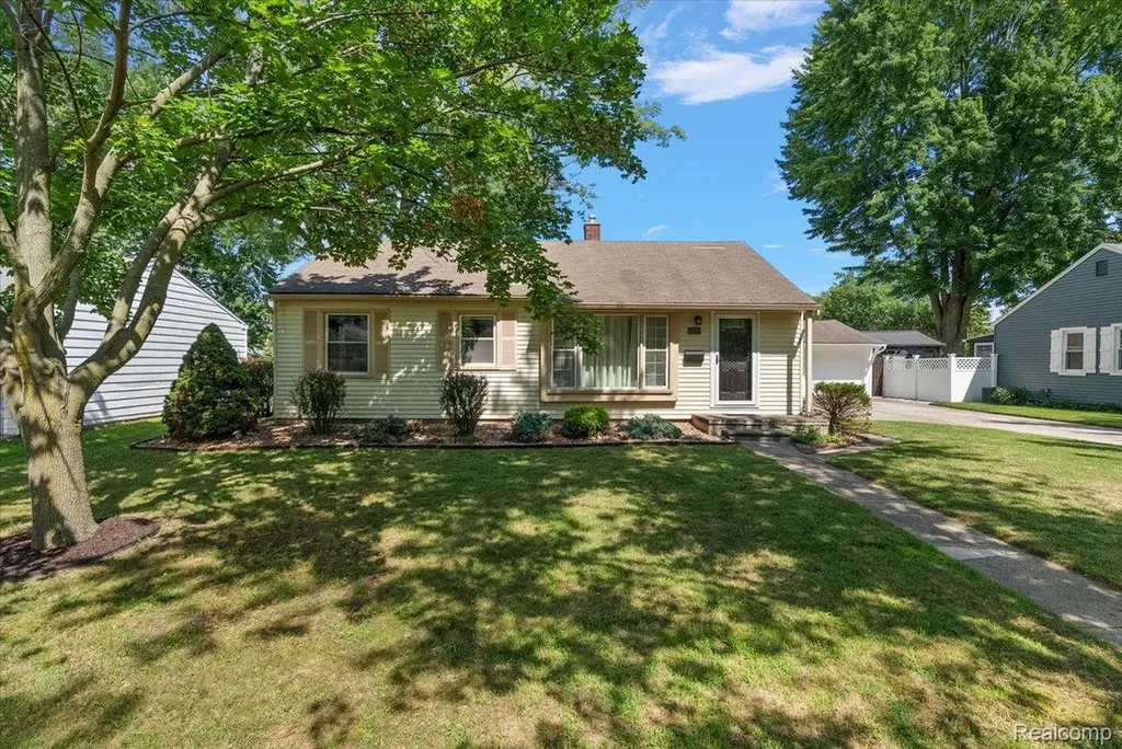 14772 Auburndale Street Livonia City MI 48154