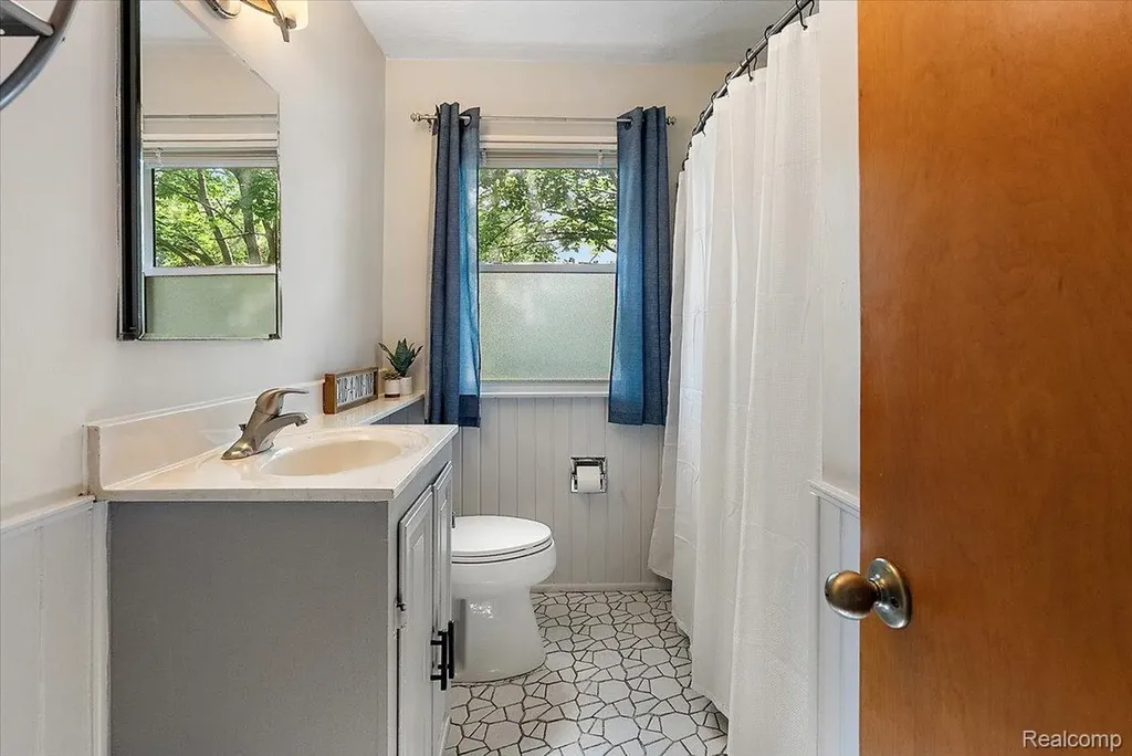 14772 Auburndale Street Livonia City MI 48154