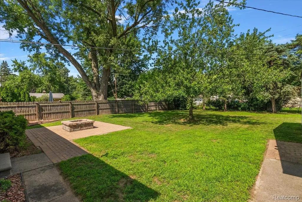 14772 Auburndale Street Livonia City MI 48154