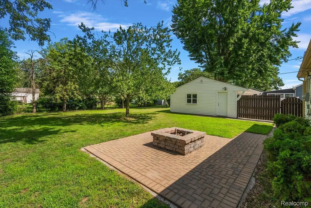 14772 Auburndale Street Livonia City MI 48154