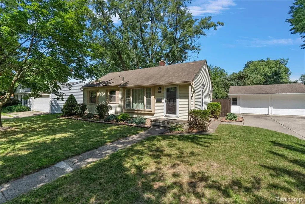 14772 Auburndale Street Livonia City MI 48154