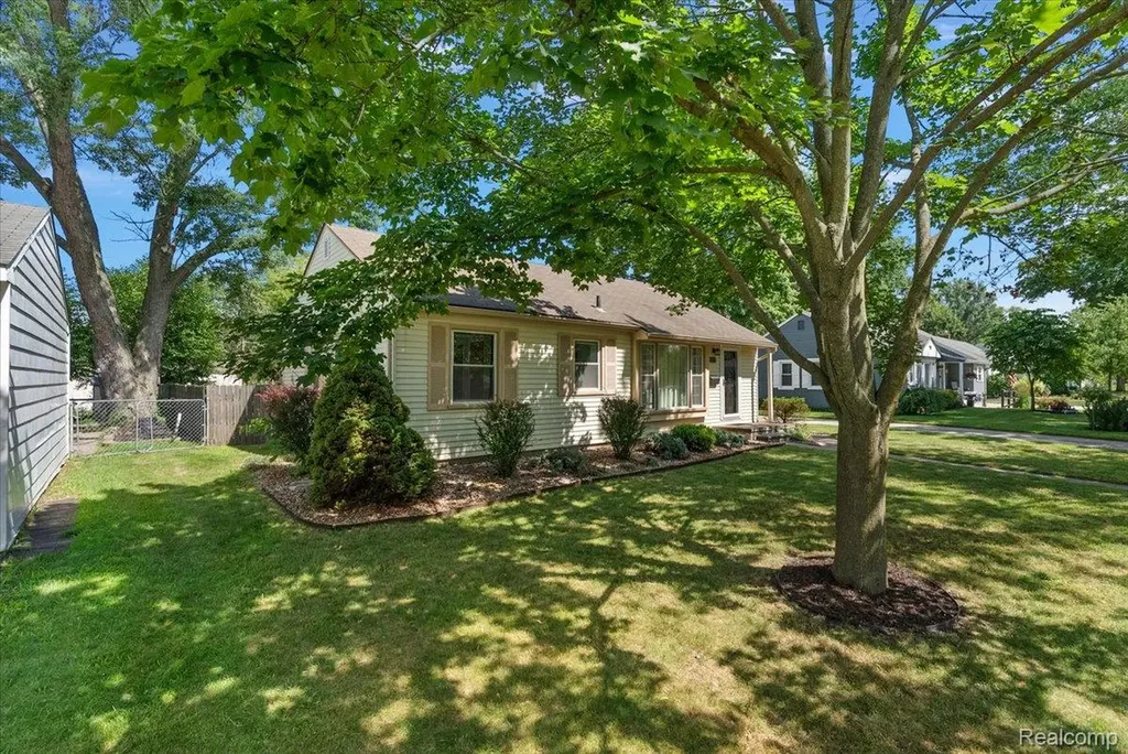 14772 Auburndale Street Livonia City MI 48154