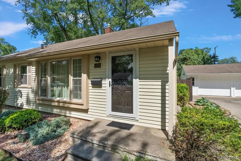 14772 Auburndale Street Livonia City MI 48154