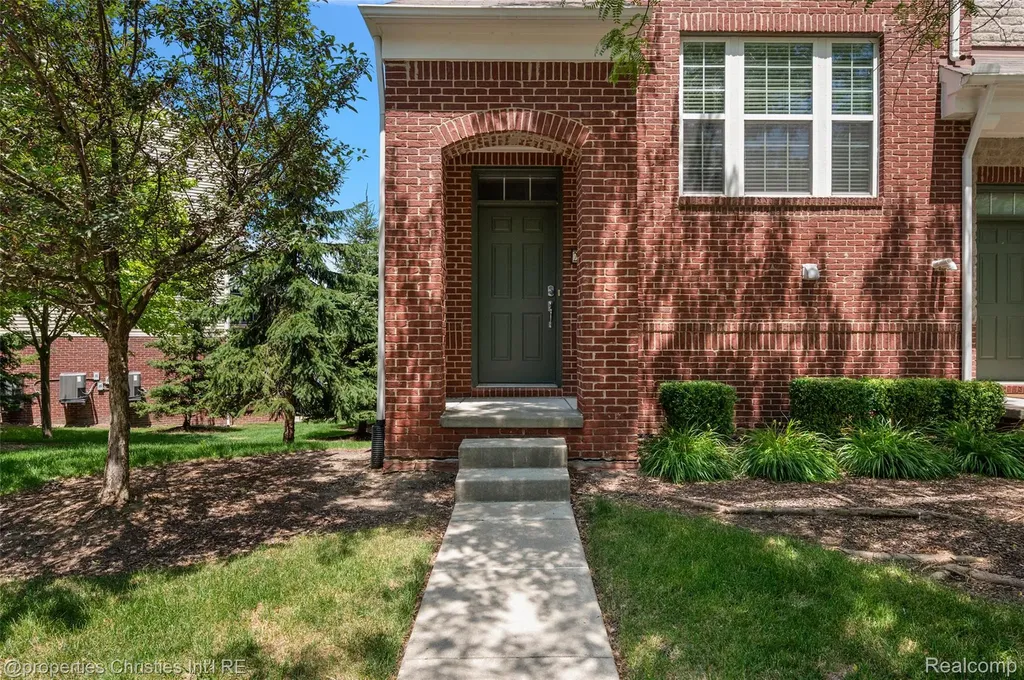 27928 Hopkins Drive Novi City MI 48377