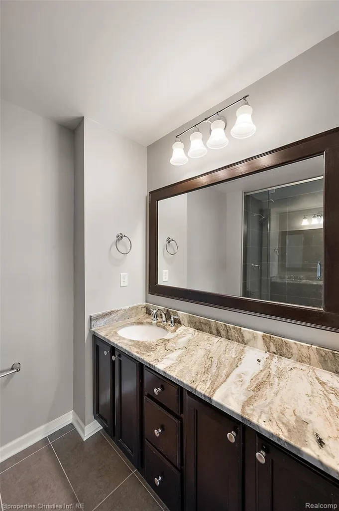 27928 Hopkins Drive Novi City MI 48377