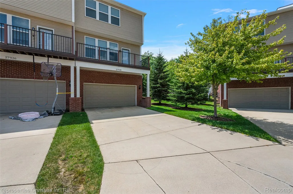 27928 Hopkins Drive Novi City MI 48377