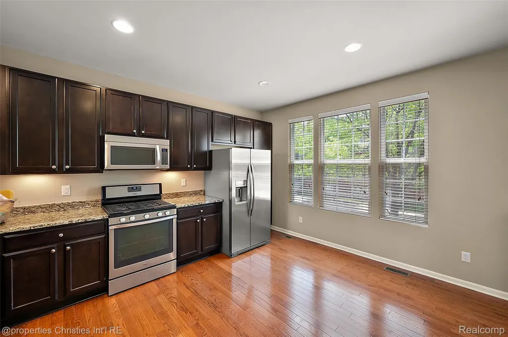 27928 Hopkins Drive Novi City MI 48377