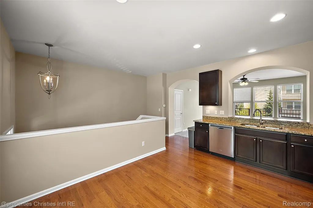 27928 Hopkins Drive Novi City MI 48377