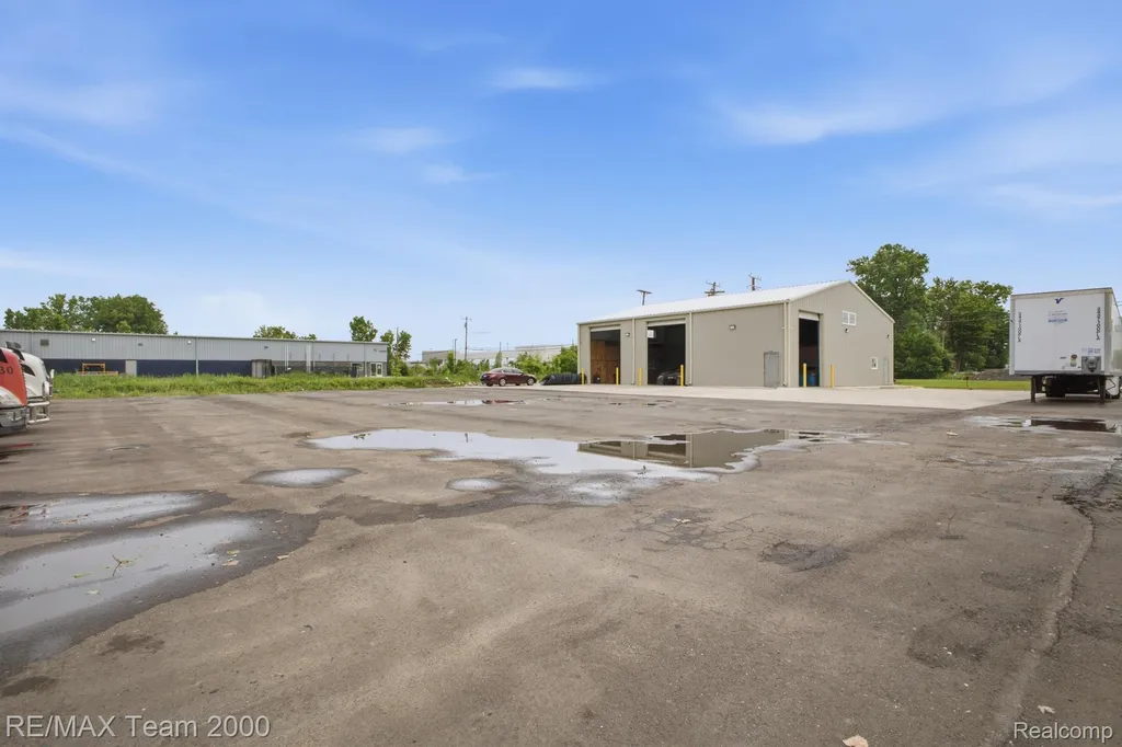 5300 Cogswell Road Wayne City MI 48184