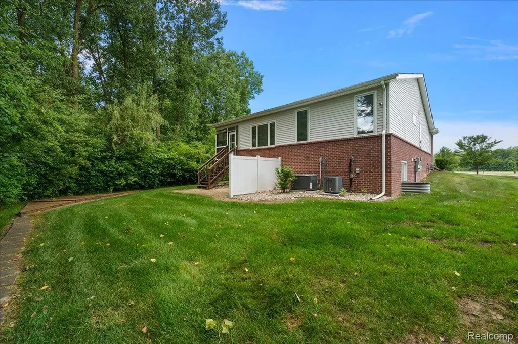 29561 S Pine Grove Drive Huron Charter Township MI 48164