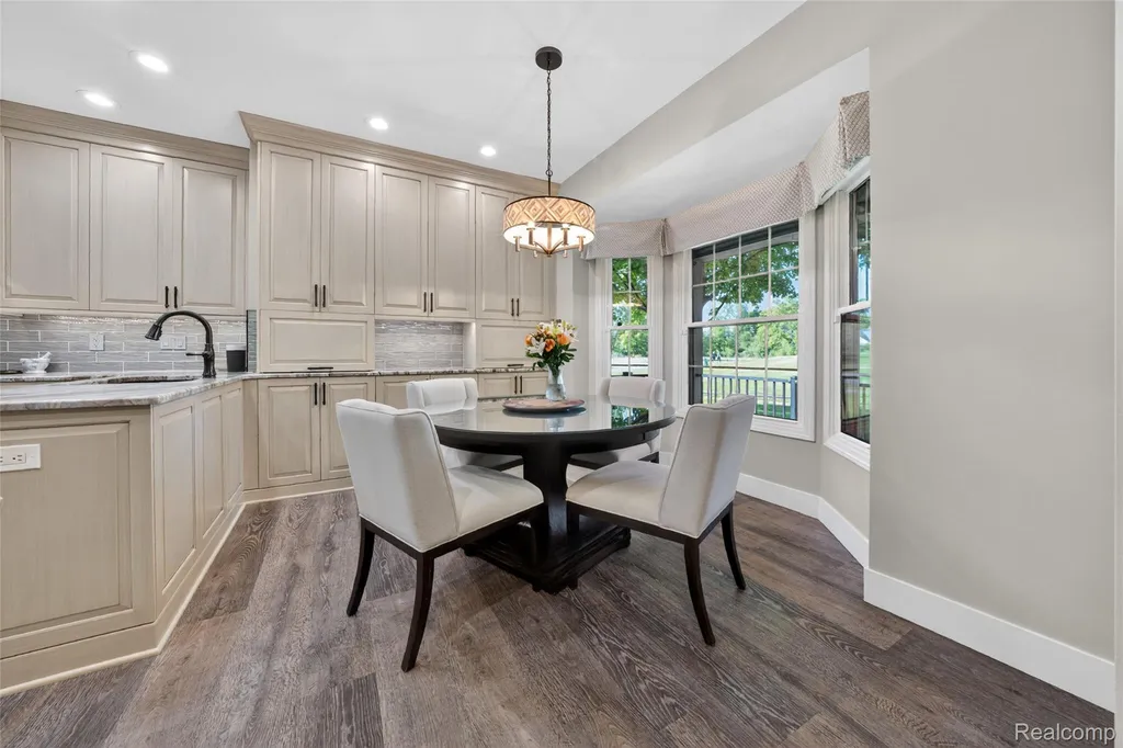 156 Sandhills Lane Lake Orion Village MI 48362