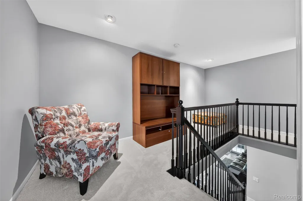 156 Sandhills Lane Lake Orion Village MI 48362