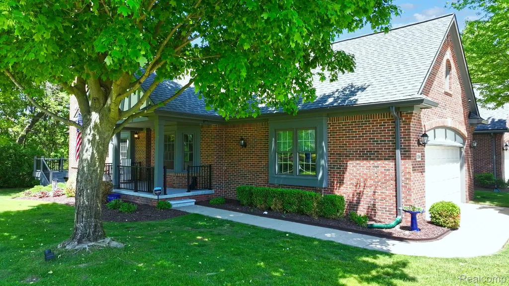 156 Sandhills Lane Lake Orion Village MI 48362