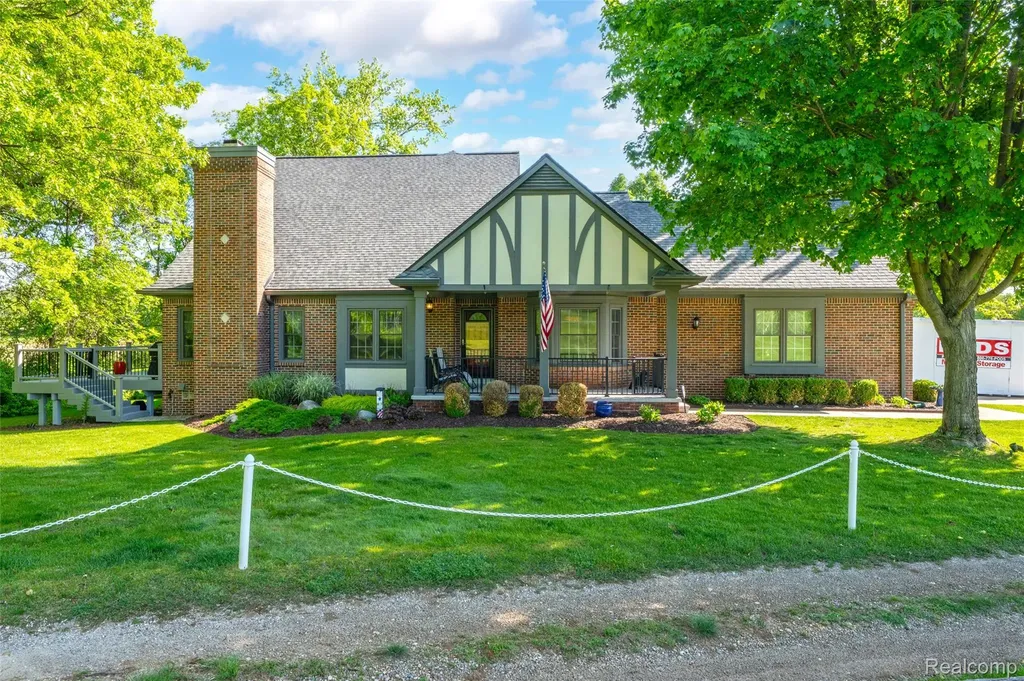 156 Sandhills Lane Lake Orion Village MI 48362