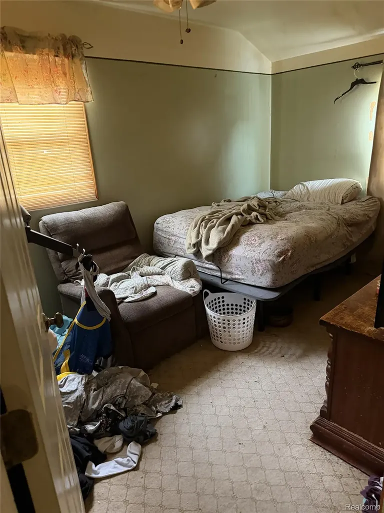 29572 Red Cedar Drive Flat Rock City MI 48134