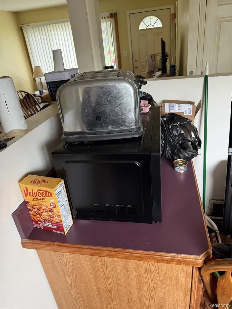 29572 Red Cedar Drive Flat Rock City MI 48134