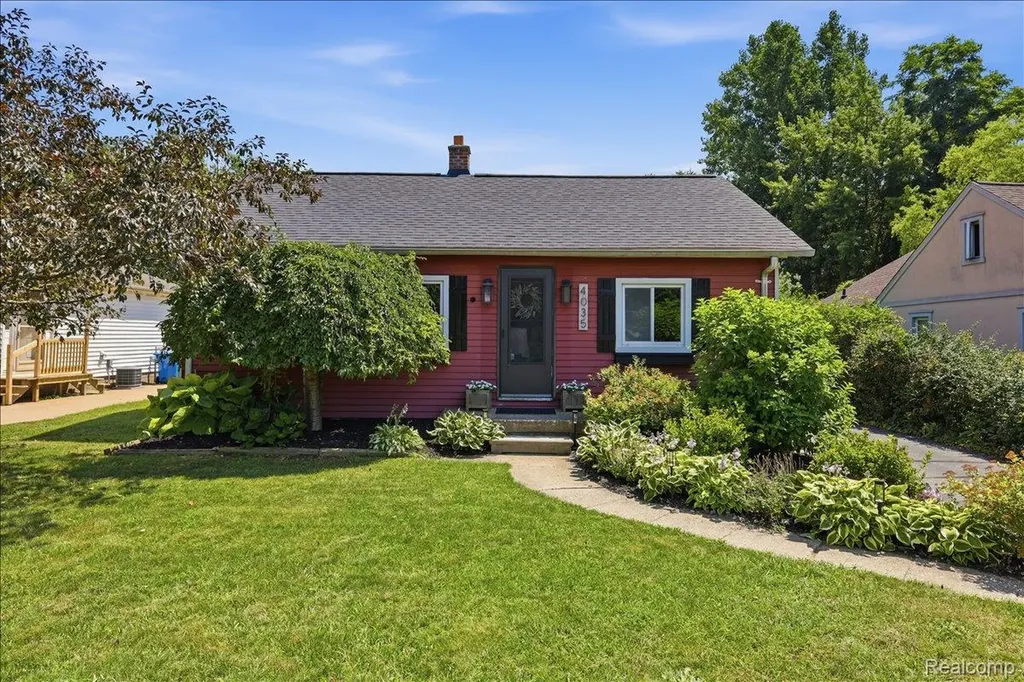 4035 Island Park Drive Waterford Charter Township MI 48329